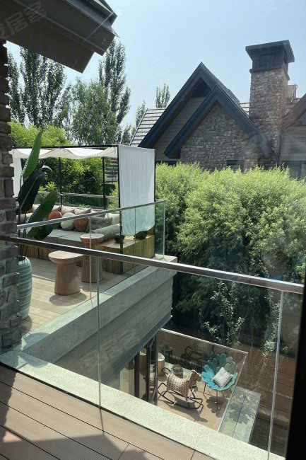 万科·弗农小镇4室2厅3卫205㎡南北550万