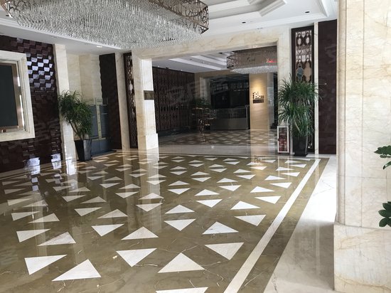 广州伊士丹顿酒店 