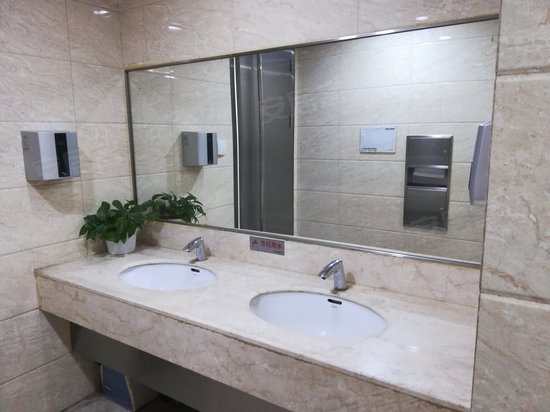 河畔丽景商务楼 