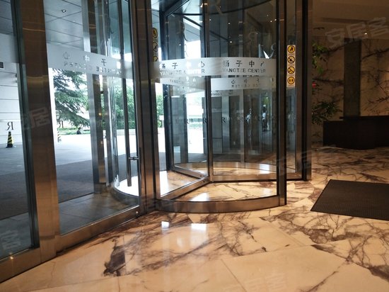 扬子江商务大楼 