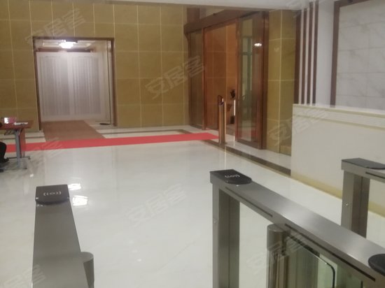 金银潭楚商大厦 