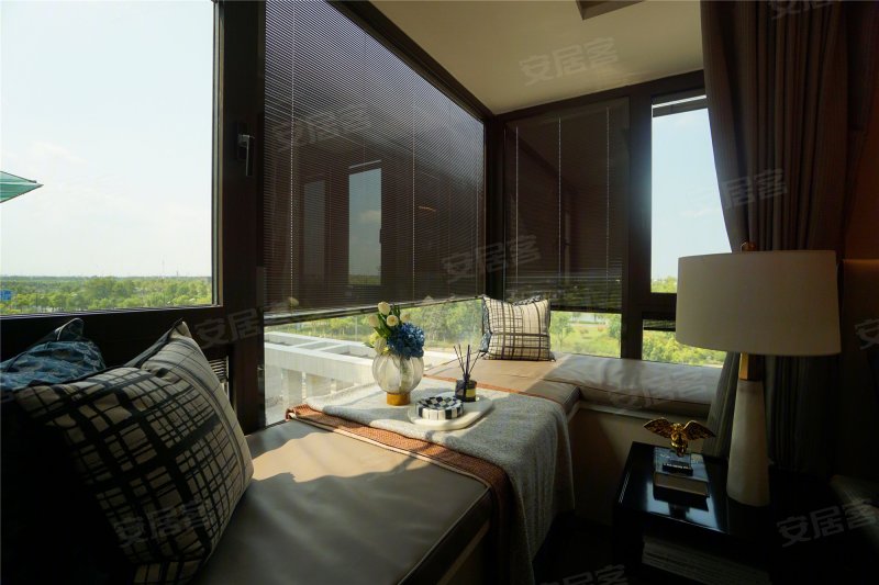 澜庭金水湖板块在卖一手住宅,现房出售,即买即住,看房接送