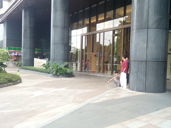 岭南天地商业大厦 