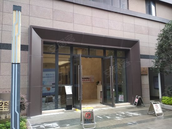 福晟钱隆珠宝城天玺 