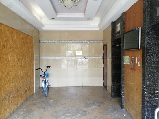 万通上游国际商务广场 