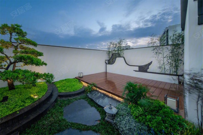 融创福州府4室2厅3卫131㎡南550万