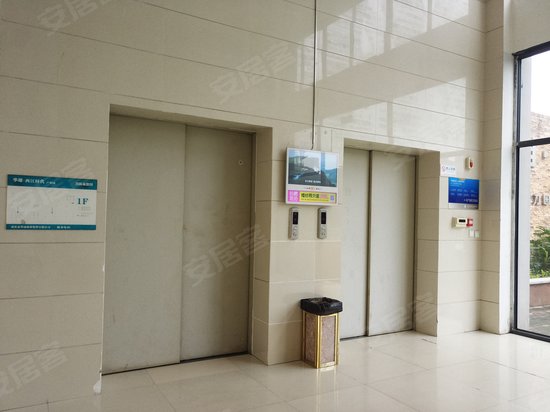 华雄两江时代产业园写字楼 