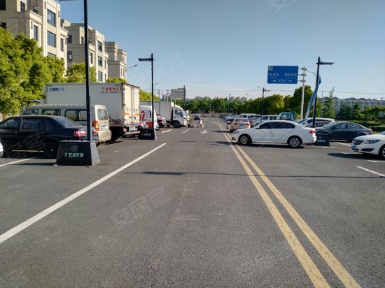 连飞虹湖天地(商住楼) 