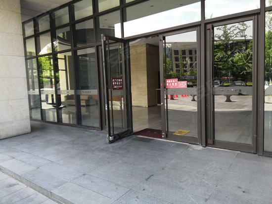 天鸿君邑办公楼 