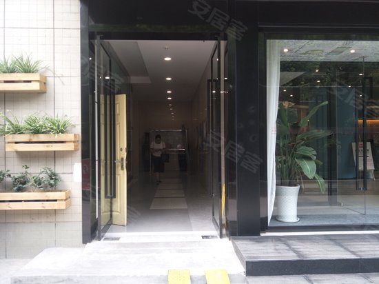 新西部医药交易大厦