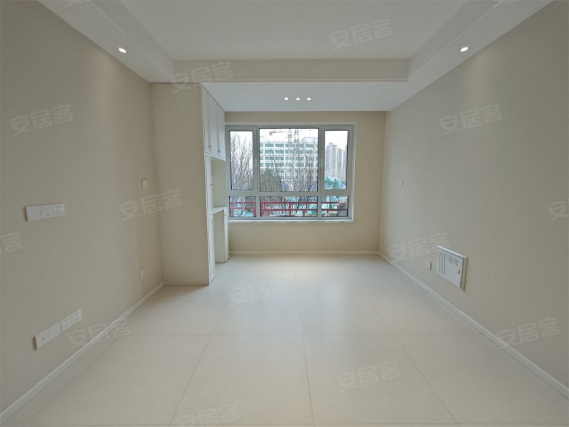 南岭国际四区 84平通透两居 76万带车位