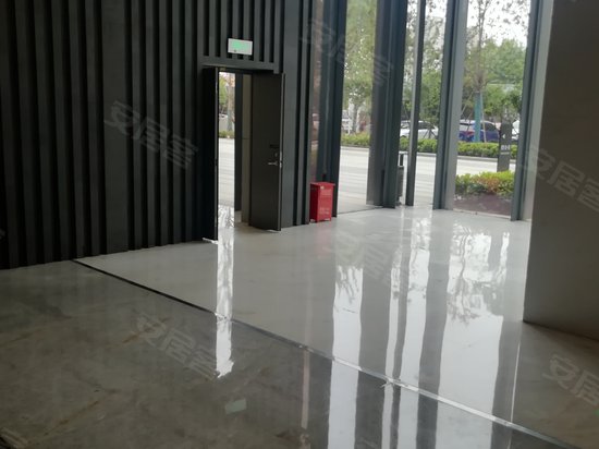 汇通新长江中心 