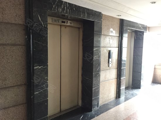 新世纪商贸中心 