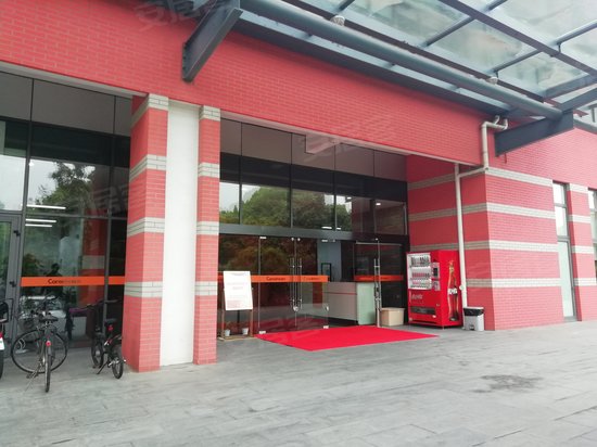 金桥现代产业服务园区(一期)