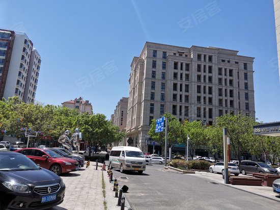 鲁邦国际风情街公寓 