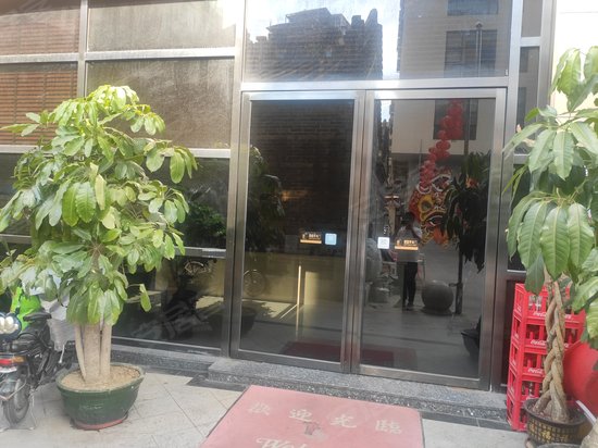 元烽耀商务大厦 