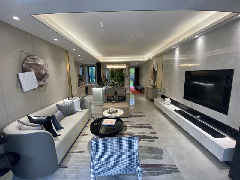 城发恒伟·东风映18973室2厅2卫184㎡南282万