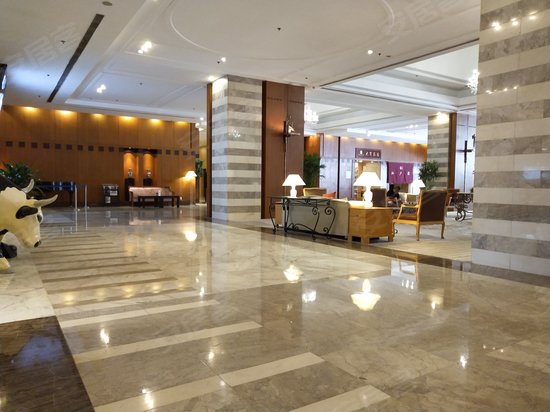 大连国际商贸大厦 