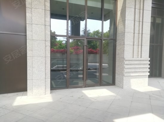 漕宝路161-163号商办综合楼 