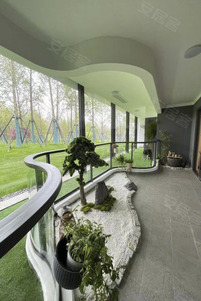 88﹐                          南 滨江天宸