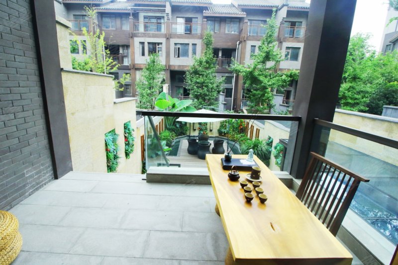 成都高新西区华为研究所旁龙湖时代天街套二92万,成都合院公园里二手