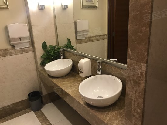 嘉裕礼顿阳光公寓 