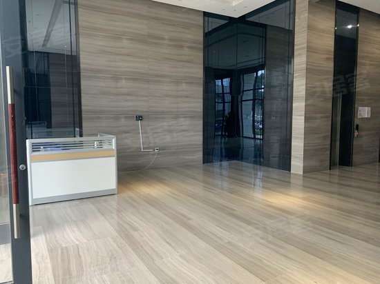 新景舜弘现代城 