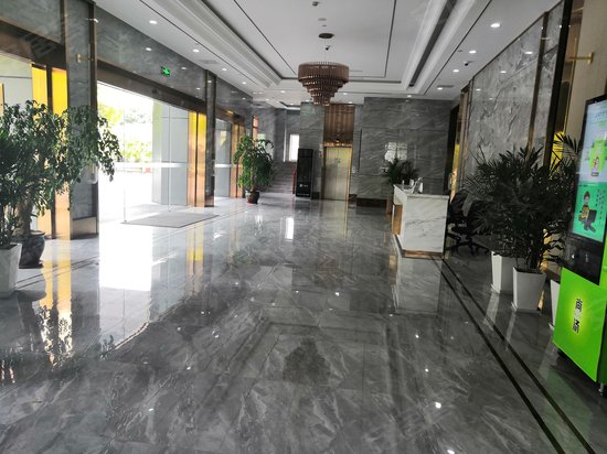 光通信公司大楼 