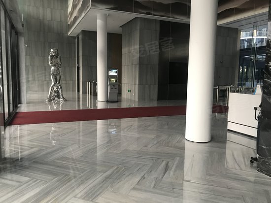 航空古地石广场 