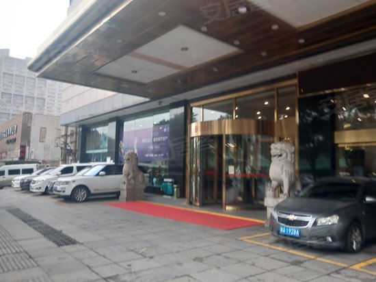 紫东阁华天大酒店