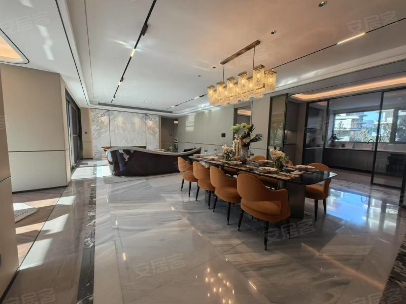 国瑞·麓林府4室2厅142㎡135万二手房图片