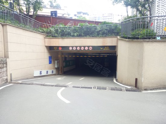 龙湖佰乐街(商住楼) 