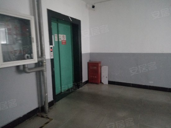 江场一路60号产业园 