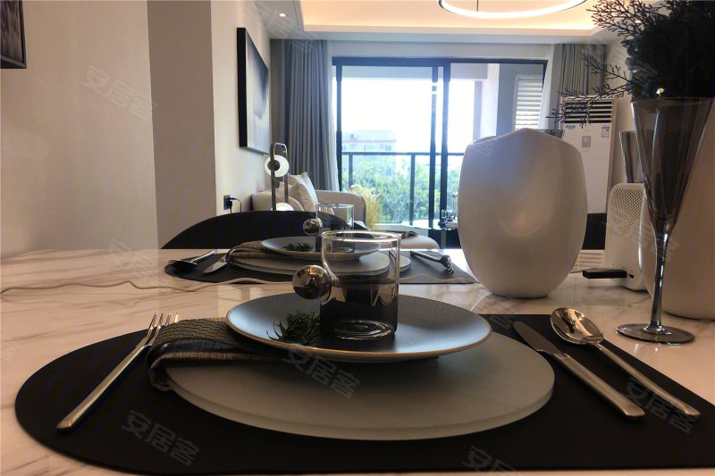 容桂笋盘 实地紫藤公馆(内部渠道价85万 送物管)包接送!