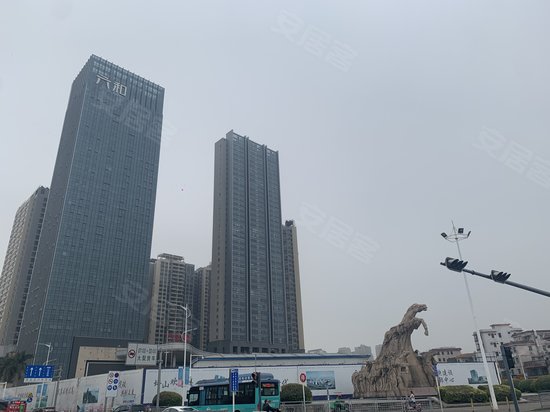 六和城商业广场 