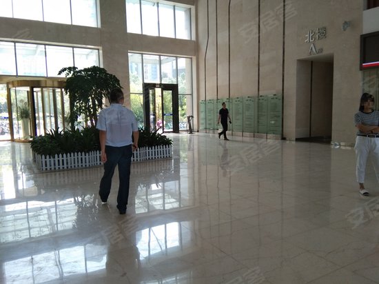 白天鹅国际商务中心 