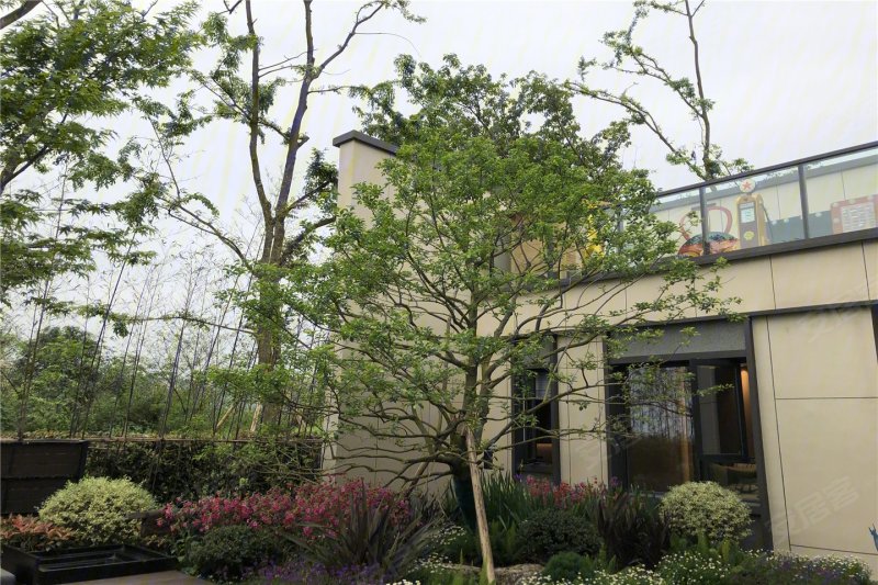 龙湖山前,约1.0容积率低密山居匠作