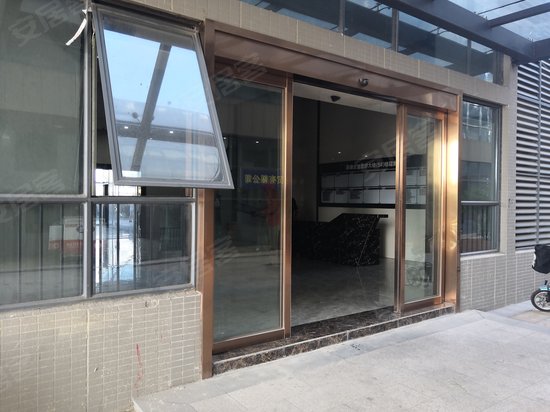 金霞跨境产贸城 