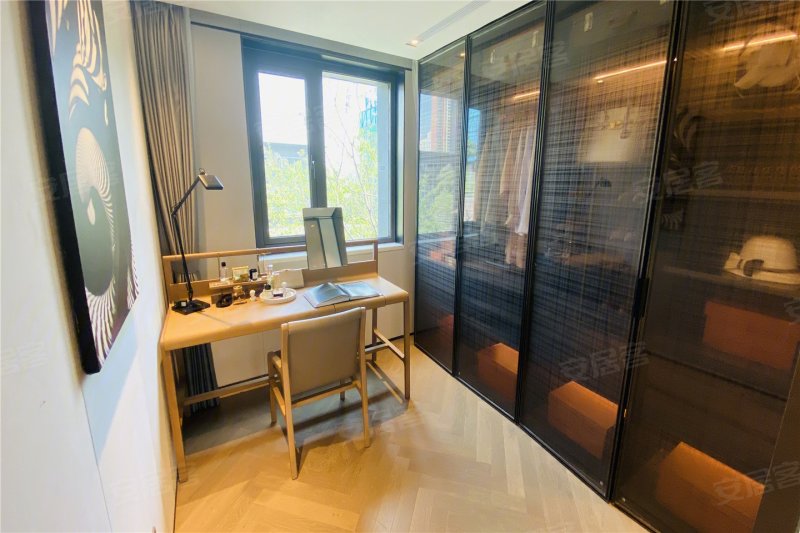 洛阳中心公元印 大平层 改善天花板 邻泉舜正大团购无任何费用