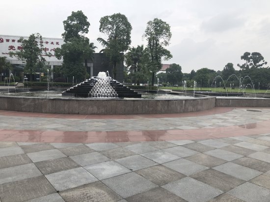 西南航空港经济开发区创业中心 