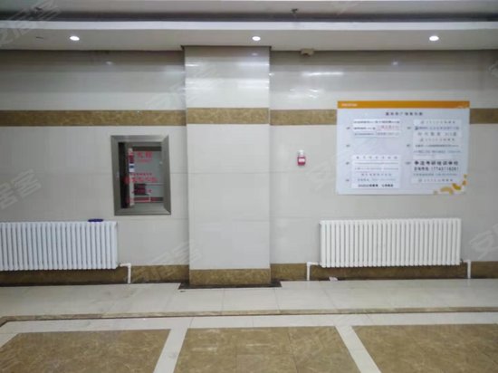 复地嘉年华广场 