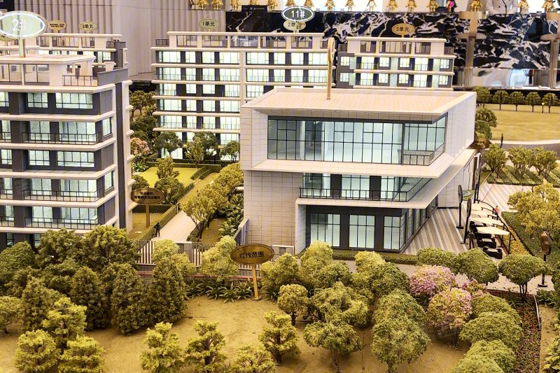 信达麓湖左岸4室2厅3卫268㎡南1029万