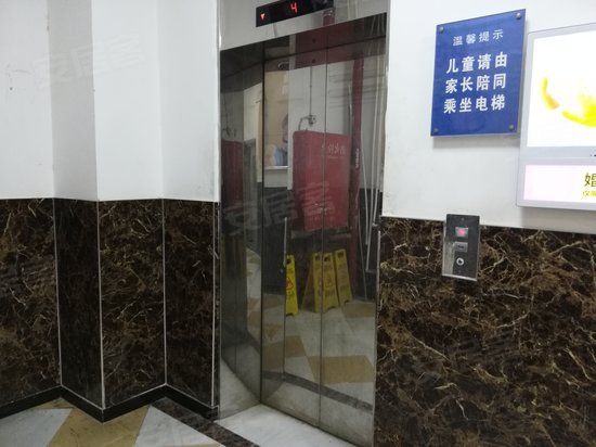 河畔丽景商务楼 