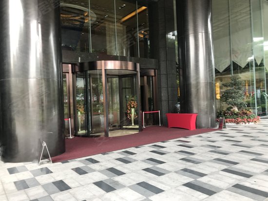 广州伊士丹顿酒店