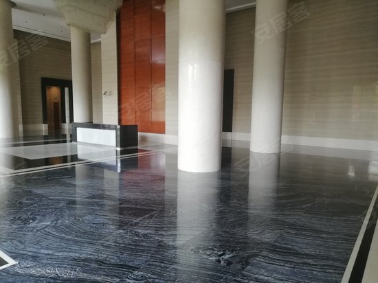 漕宝路161-163号商办综合楼 