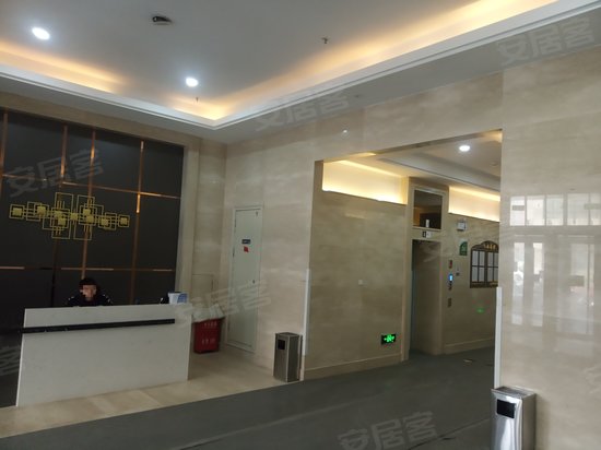 华樾新南站城市广场 