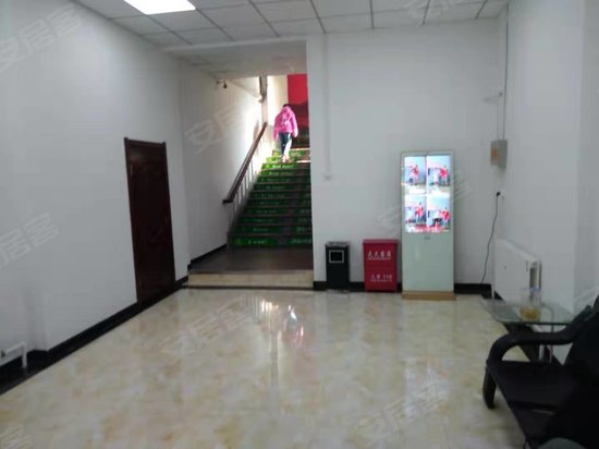 长春物资贸易中心大楼 