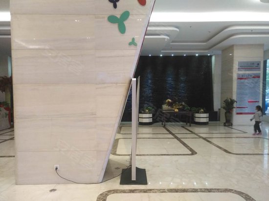 龙岗硅谷动力电子商务港 