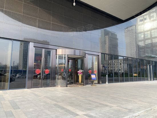 永和龙子湖中央广场(办公) 
