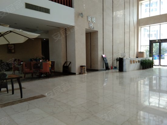 白天鹅国际商务中心 